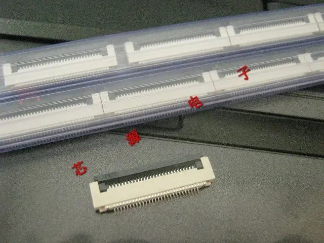 

32pin-0.5pitch-SMT connect bottom FFC/FPC connector LCD screen interface. ROHS clamshell
