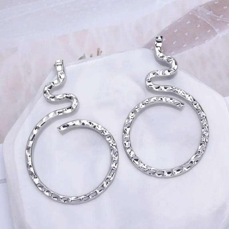 

EK396 European Fashion Unique Simple Dragon Snake Shape Metal Big Drop Earrings for Women Irregular Geometric Earring Jewelry