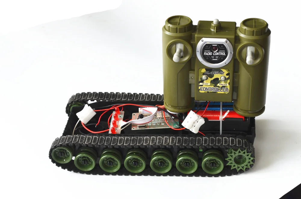 Tank kit. Гусеничный робот. Робот на гусеницах с камерой на пульте управления. Робот на дистанционном управлении танк. КИП комплект для сборки гусеничного робота.