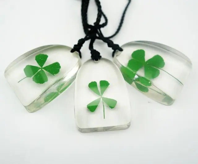 free shipping 20 pcs real green shamrock jewelry triangle design four leaf clover pendant