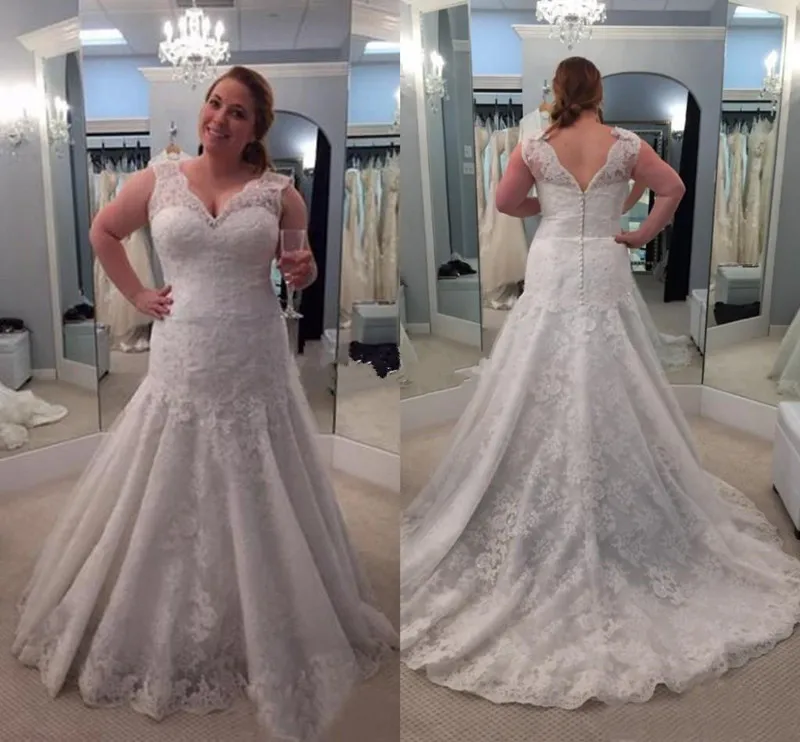 

New Coming Wedding Dress With Lace Appliques Crystals Sweep Train V-Back Covered With Buttons Plus Size Bridal Gowns Vestidos