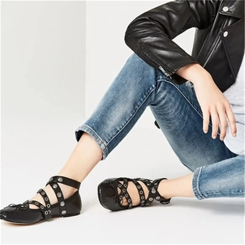 

2018 European and American new rivets with flat shoes flat with ballet shoes