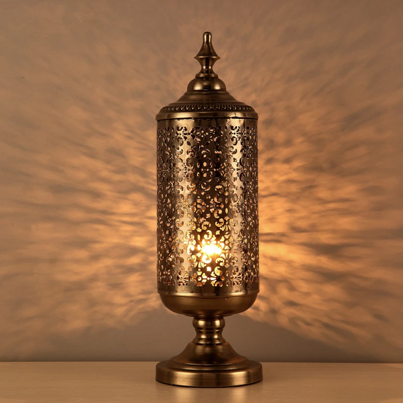 Bronze-table-lamp-creative-personality-retro-lighting-bedroom-desk-lamp-living-room-die-casting-lace-Table (2)