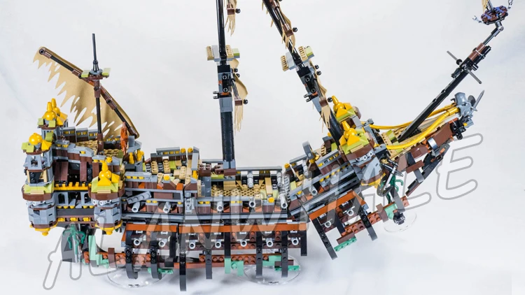 Us 7694 25 Off2324pcs Battle Ship Pirates Of The Caribbean Silent Mary Flagship 10680 Model Building Blocks Bricks Toys Compatible With Lego In