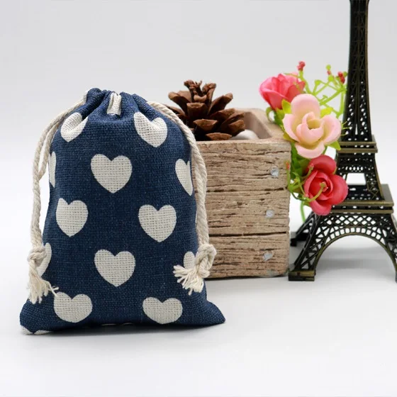 10pcs/lot Cute Linen Drawable Cotton Bags 9x12cm Handmade Travel Packaging Pouches Dry Small Cloth Jewelry Cotton Bags for Party - Цвет: navy white heart