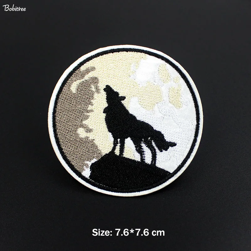 

Amazing Moon Night Wolf Size 7.6*7.6 cm Clothes Patches Iron on Embroidered Badges Stickers Applique Decoration
