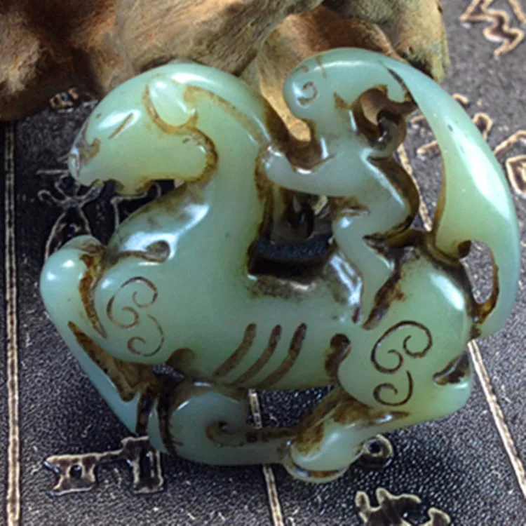 

Antique jade immediately when you hand the pieces of ancient Pendant