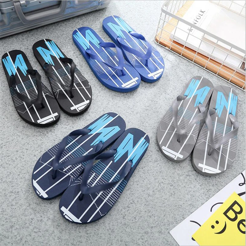 

New men Slippers Flip-flops High Quality Beach Sandals Non-slip men Slippers Casual Shoes Indoor Outdoor casual Shoes