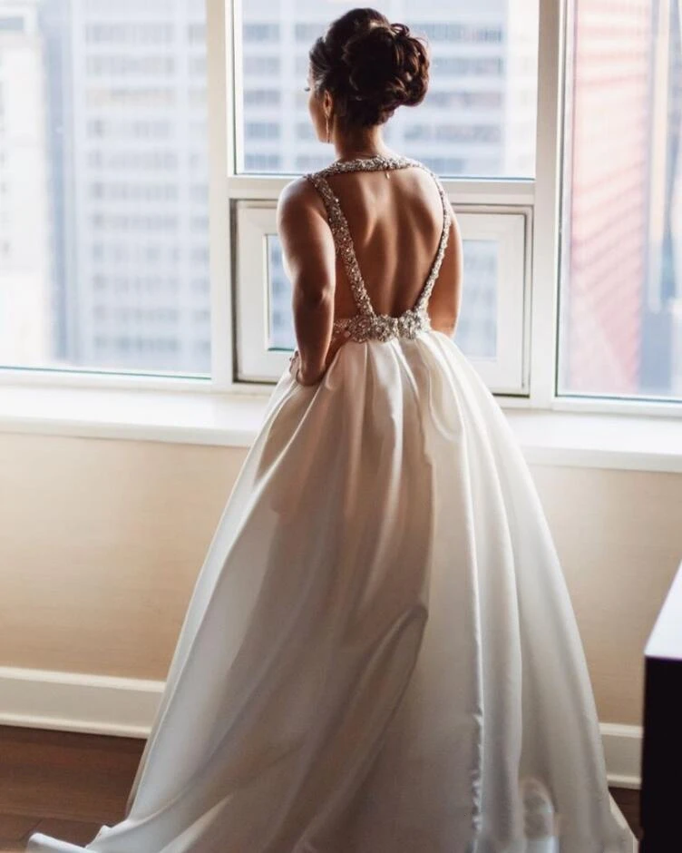 modest-beaded-open-back-country-wedding-dresses-deep-v-neck-sweep-train-satin-vintage-wedding-gowns-2019-fall-sleeveless-robes-de-mari%C3%A9e (1)