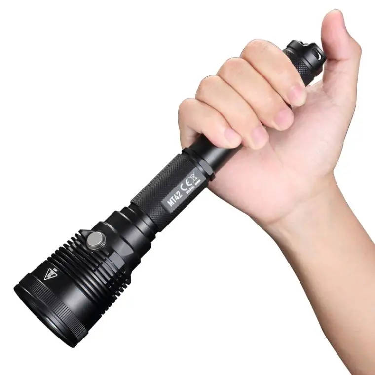 NITECORE MT42 тактический фонарь CREE XHP35 HD светодиодный макс. 1800 люмен дальний бросок 470