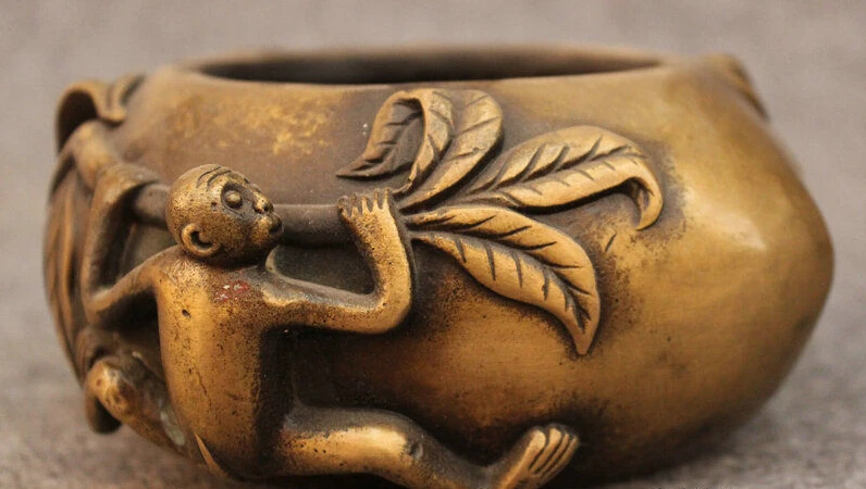 

Folk Chinese Bronze 2 Monkey Statue Longevity Peach Jar Incense Burner Censer