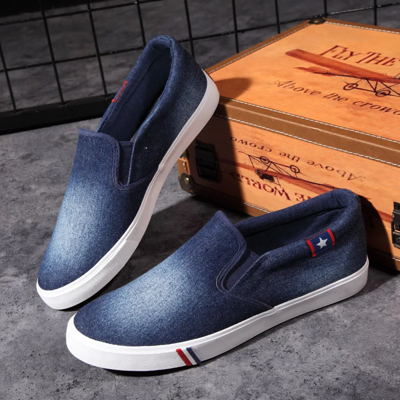 

New Loafers Men Slip on Casual Shoes Soft Retro Simple Wash Denim Round Toe Flat Shoes with Star Decor Breathable Tenis Footwear