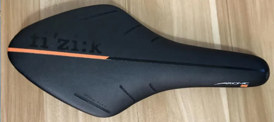 

Fizik ARIONE black line red line ultra-light carbon fiber mountain bike seat cushion cushion seat bag