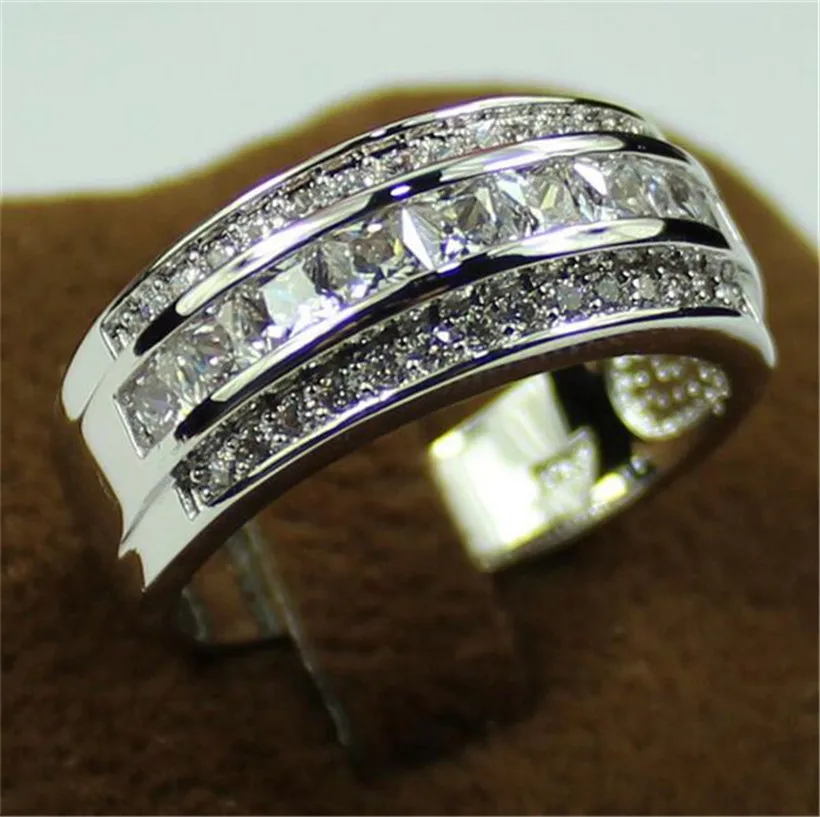 Размер 7,8, 9,10, 11,12 модные ювелирные изделия 10KT Позолоченные принцесса-cut CZ боковой камень палец кольца набор обручальное кольцо для женщин и мужчин