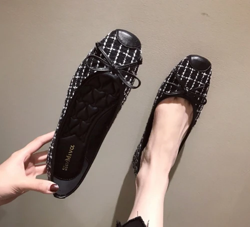 

Korean version of the plaid cloth shallow mouth square head women's shoes 2019 spring bow flat shoes wild single shoes