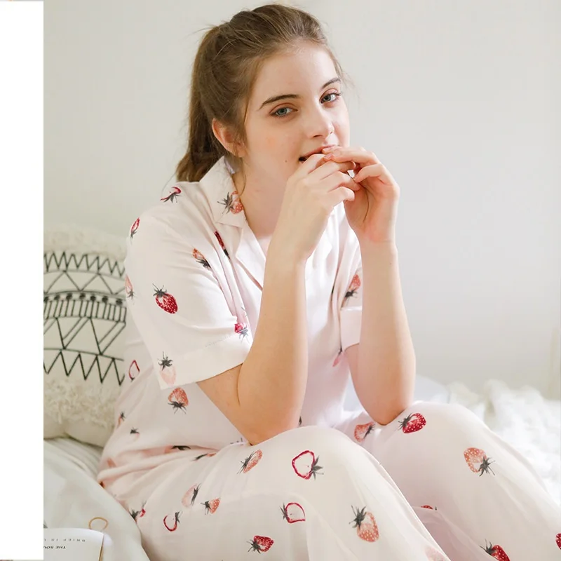 Летняя модная женская пижама из вискозы с цветочным принтом, пижамный комплект с коротким рукавом и длинными штанами, повседневные пижамные костюмы, Хлопковая пижама с клубничкой