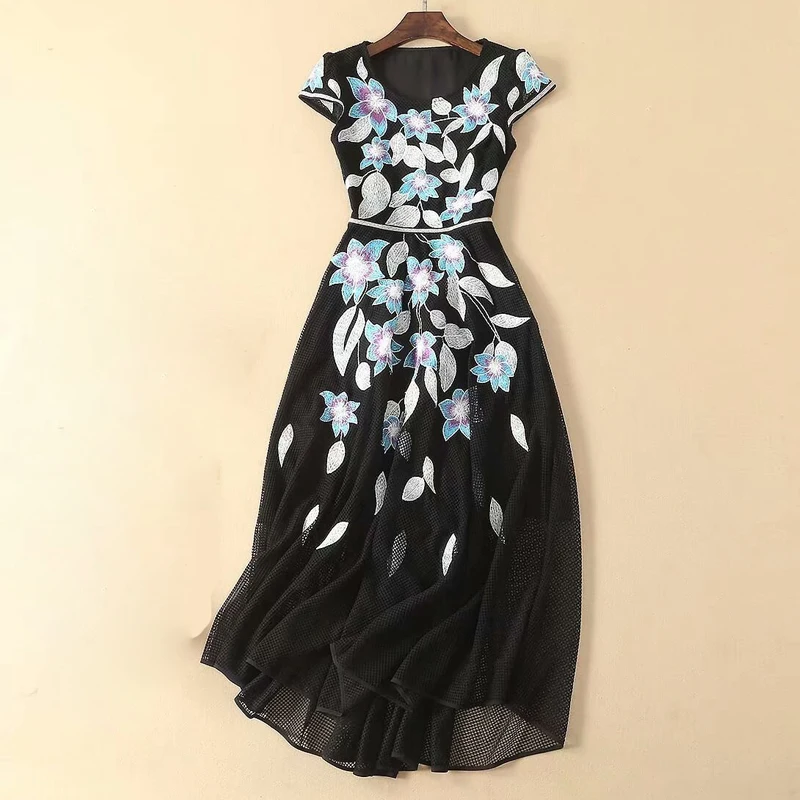

Red RoosaRosee 2019 Runway Floral Embroidery Short Sleeve Elegant Black Holiday Dresses Women's Party Long Vestidos Robe Femme
