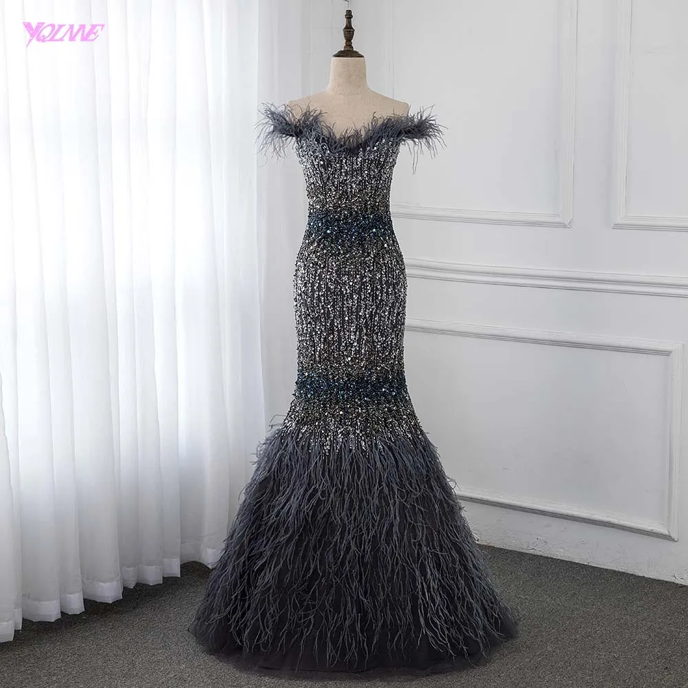 

Luxury Gray Feathers Evening Dresses Long Off Shoulder Crystal Mermaid Evening Gown Competition YQLNNE