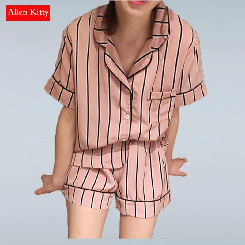 Alien Kitty 2019 Léto Pyžamo s krátkým rukávem Dámské pruhované třídílné kraťasy Oblek Teplákové soupravy Ženy Sleepwear Loose Hot