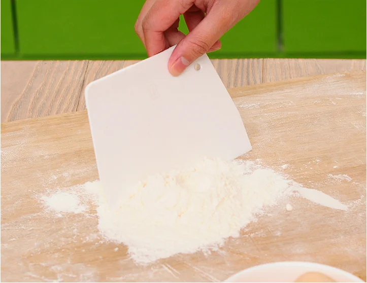 2 шт. DIY Высокое качество выпечки скребок масло Ножи Пластик торт тесто резак Кухня выпечки Инструменты Малый Размеры