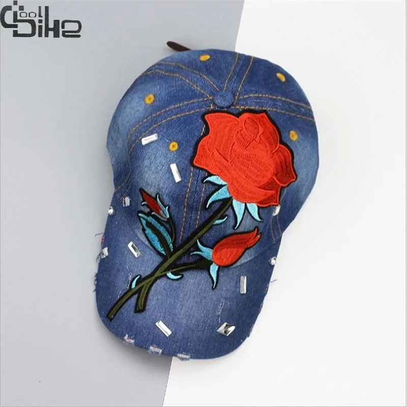 Prix pour Mode rose floral broderie casquette de baseball pour les femmes denim snapback caps chapeau de femme femmes cap lady vogue chapeaux réglable Prix pour Mode rose floral broderie casquette de baseball pour les femmes denim snapback caps chapeau de femme femmes cap lady vogue chapeaux réglable