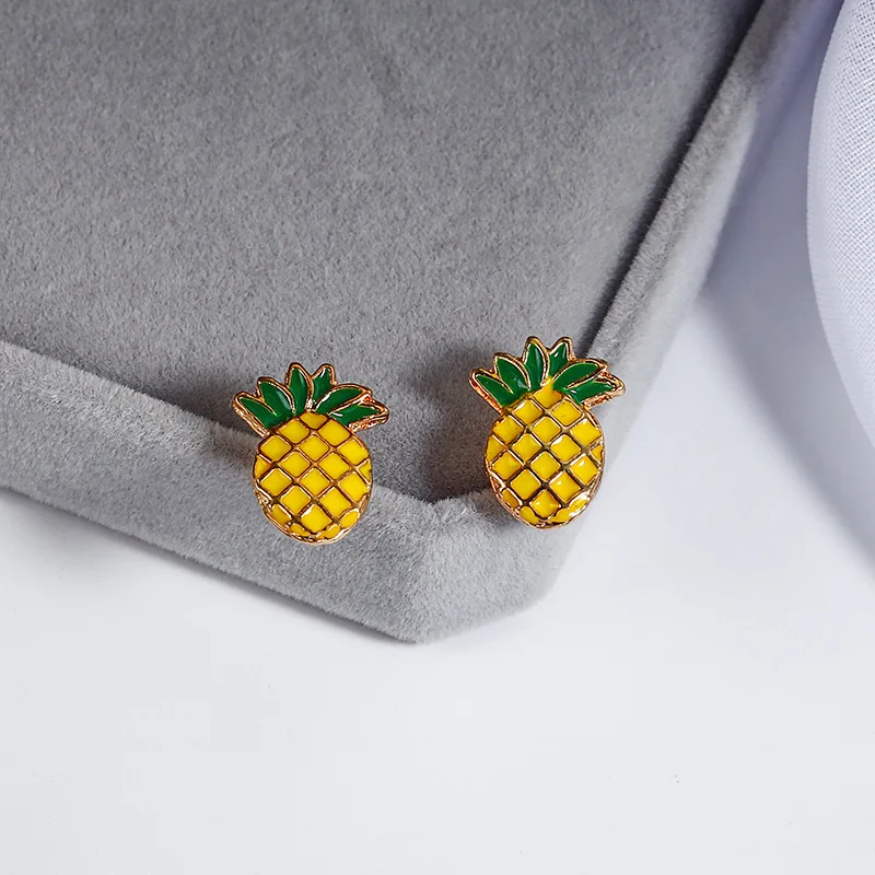 

SexeMara New Arrival Pineapple Stud Earrings Women Girls Cute Fruit Stud Earring Statement Ear Jewelry Exquisite Gift Wholesale