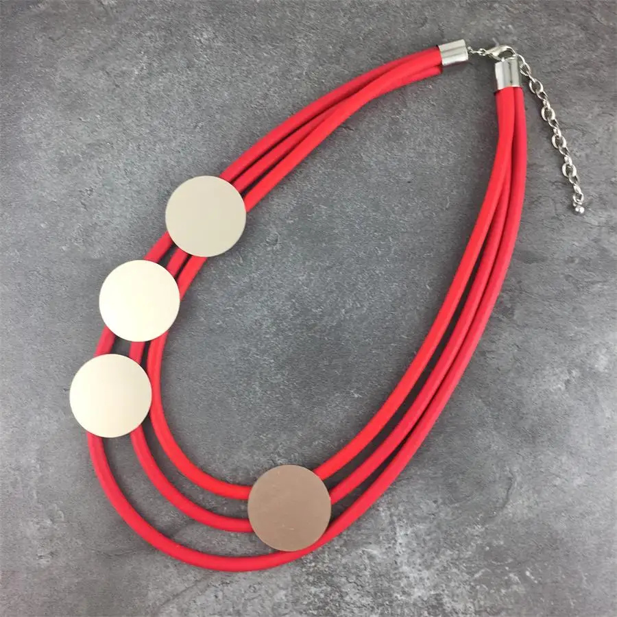 

Lagenlook Style Multi Row Black Rubber & Rounds Matt Silver Metal Necklace Light Jewelry All-match Fashion Jewelry