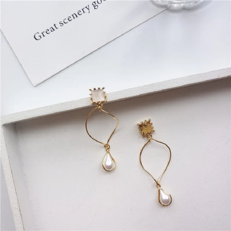 

Geometric Earrings DIY EarringsIndividuality Irregular Twisted Round Earrings Female Korean Temperament Long Drop Pearl Earrings