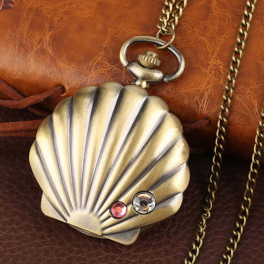 YISUYA Retro Big Shell Quartz Number Pocket Watch Women Decorate Imitation Diamond Case Necklace Pendant Chain Gifts for Kids (10) - 