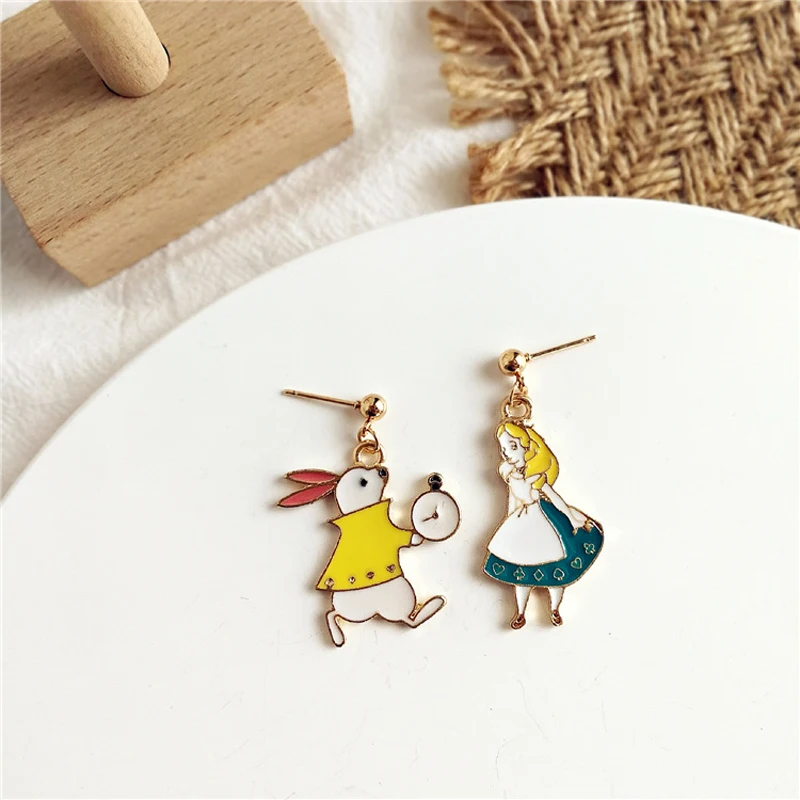 alice earing
