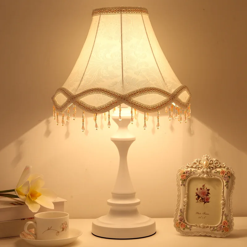 

European Retro Nordic Simple Modern Table Lamp Bedroom Lamp Bedside Lamp Home Deco Living Room Table Lamps
