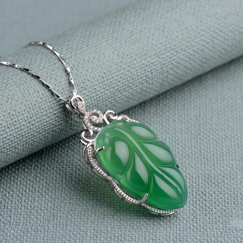 

Yu Xin Yuan Fine Jewelry 925 Mosaic Natural Green Chalcedony Pendant Leaves Necklace