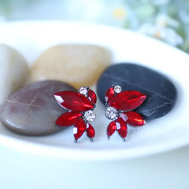 VEYO 3 Color black Red Green Shiny Crystal Stud Earrings Wing shape Earrings for Women Rhinestone Female Trendy Jewelry - Image 3