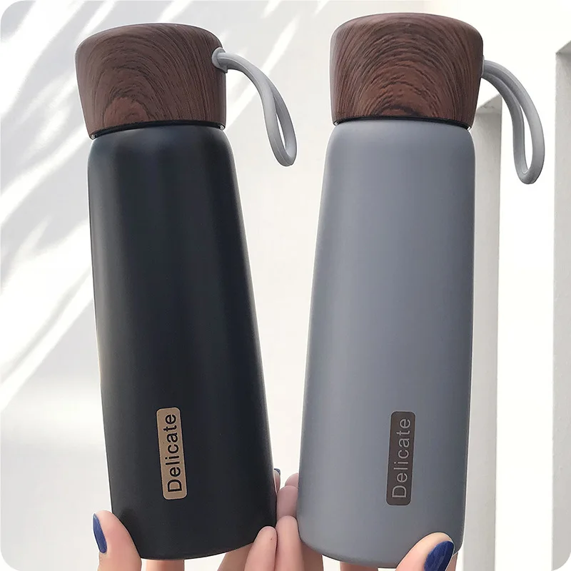 

Brief Thermal Insulation Water Bottles 500ML With Rope Grain Lid Design 304 Stainless Steel Body Applicable drop shipping