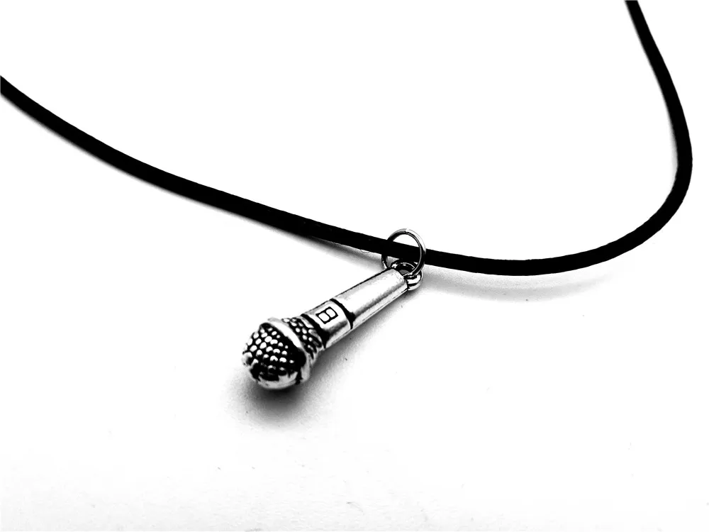 Vintage Music KTV Wireless Microphone Pendant Necklace Hip Hop Rapper DJ Night Club Leather Rope Necklaces Friend Jewelry