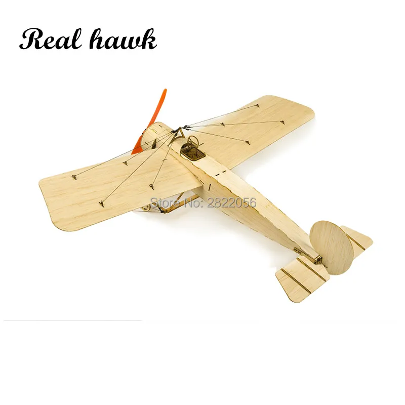 Planeur RC 480mm en mousse EPP assemblé, montrant son profil aérodynamique et sa légèreté.