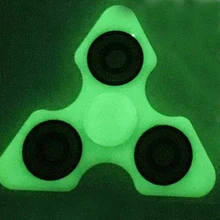 Мода Свет Непоседа Непоседа АБС-Пластик Tri Spinner Glow в Dark tri-spinner Игрушки Для Аутизма и СДВГ Детей 3 Цветов Ручной счетчик