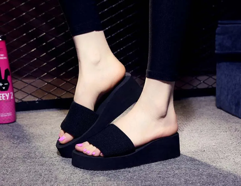 New-Exhibition-Summer-Woman-Shoes-Beach-Flip-Flops-High-Heel-Slippers-Platform-bath-slippers-Wedge-Black-Brand-Ladies-Shoes35-40 (16)