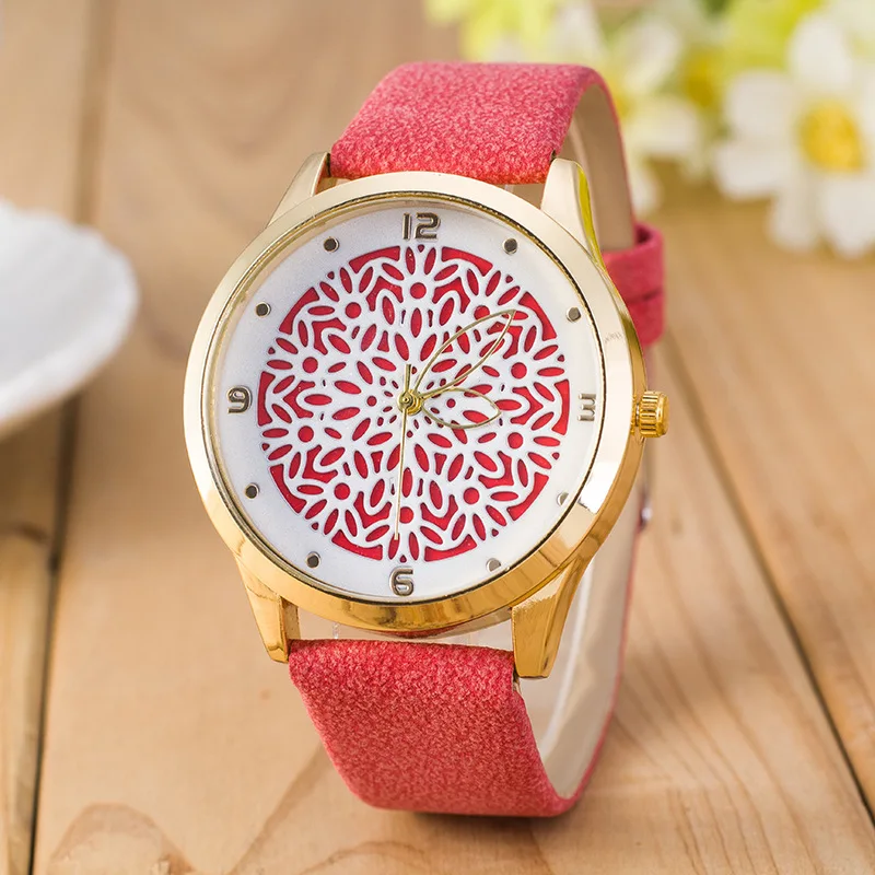 2018 Новая мода полые Цветочный узор кварцевые часы для женщин Личность руки повседневное часы женские наручные Relogio Mujer Часы