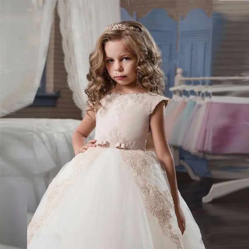 Champagne Flower Girl Dresses with Sash Lace Appliques Custom Made Ball Gown First Communion Dresses for Girls Elegant Hot Sale