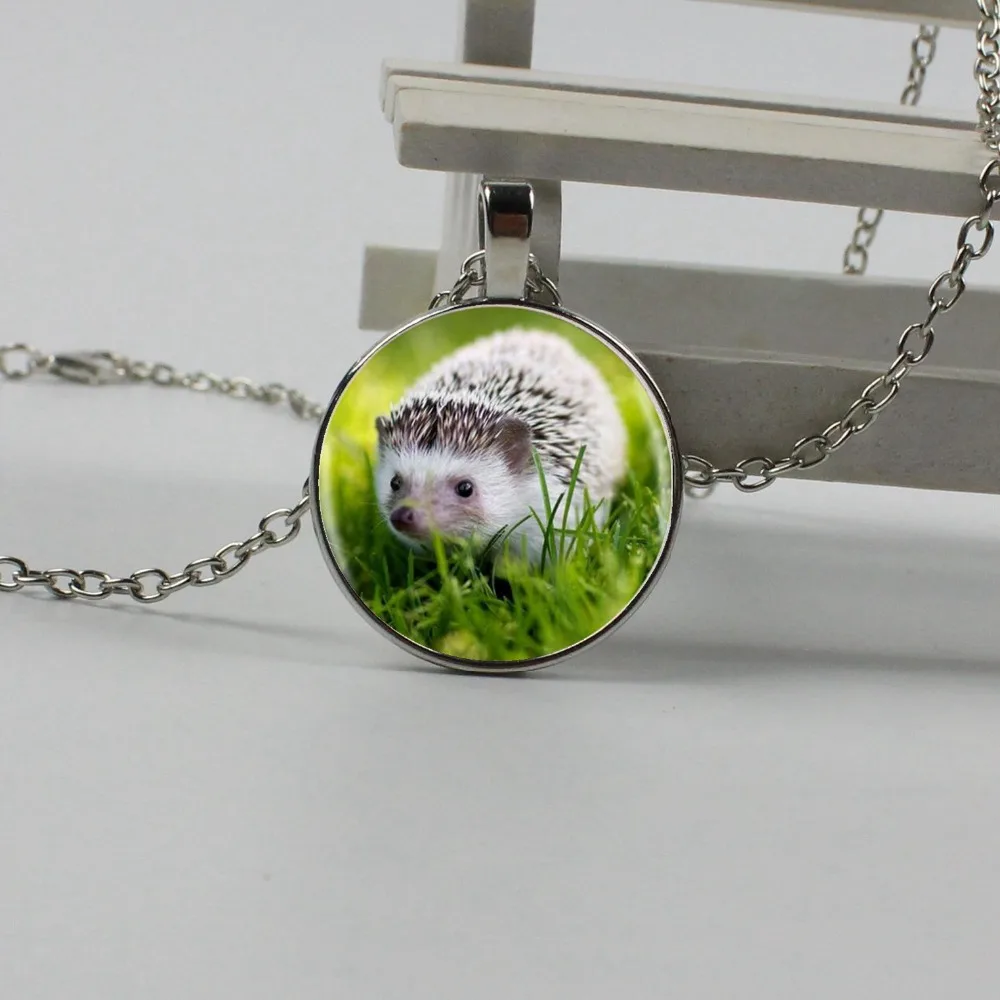 

Best selling 3 color cartoon little squirrel glass pendant necklace crystal convex round