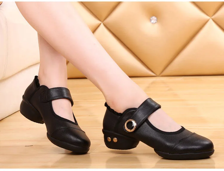 Современные женские танцевальные туфли на низком каблуке 4 см, на застежке-липучке, из PU искусственной кожи, черные, красные, дышащие женские танцевальные туфли EUR34-42 размера плюс