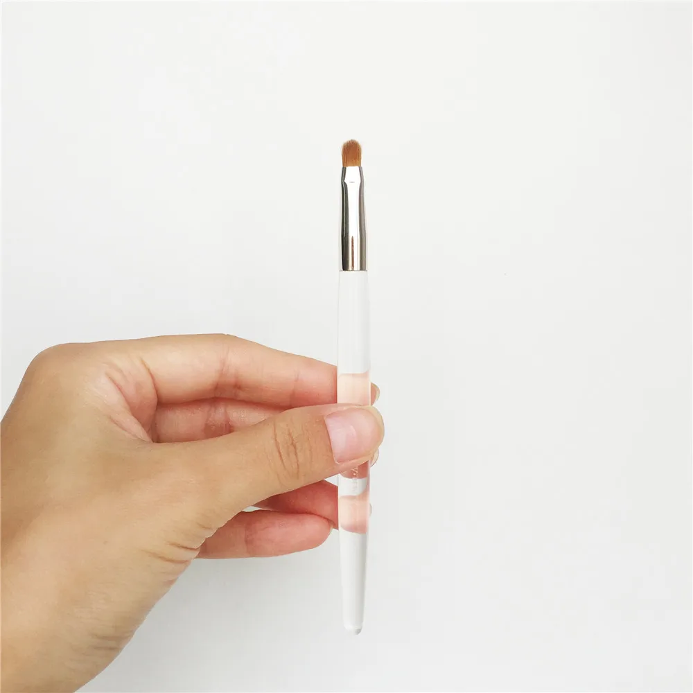 Trish McEvoy BRUSH 7 PRECISION Lip Brush _ 1