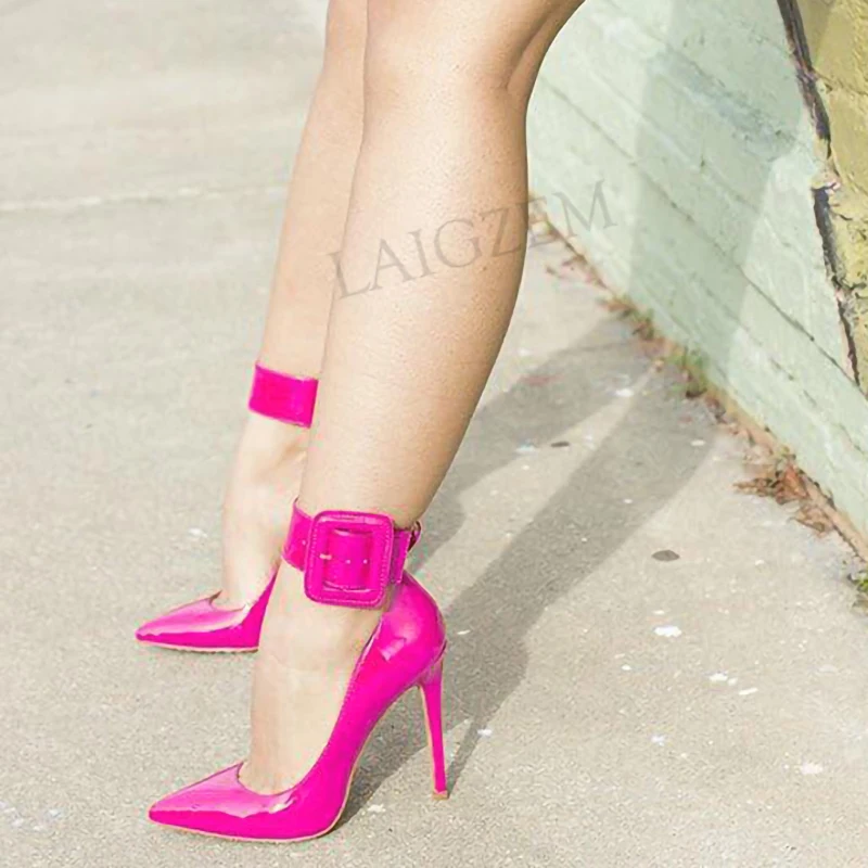 LAIGZEM/пикантные женские туфли-лодочки на каблуке блестящие босоножки с острым носком и пряжкой Дамская обувь на шпильке женская обувь; zapatos mujer; большие размеры 34-47
