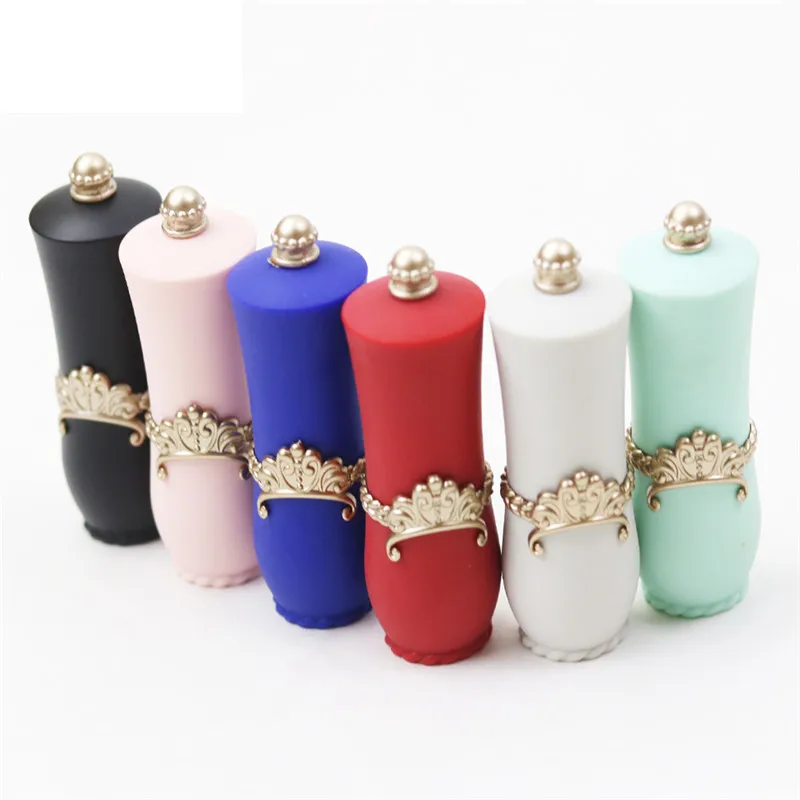 New Lipstick Shaped Pin Cushion 5pcs Handy Sewing Needles Portable Sewing Tools Fabric Crafts 6 Colors Women Charm Needles Tools (2)