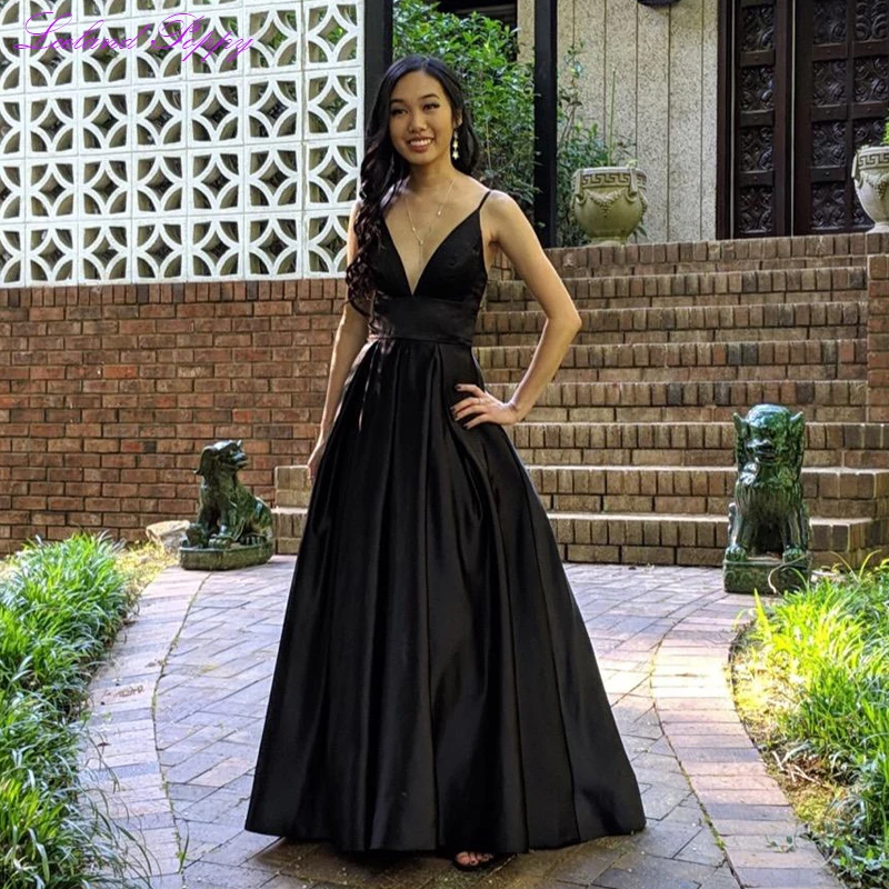 

Elegant Women's A-line V-neck Satin Prom Dresses Floor Length Sleeveless Spaghetti Straps Formal Dresses Lace Up Back