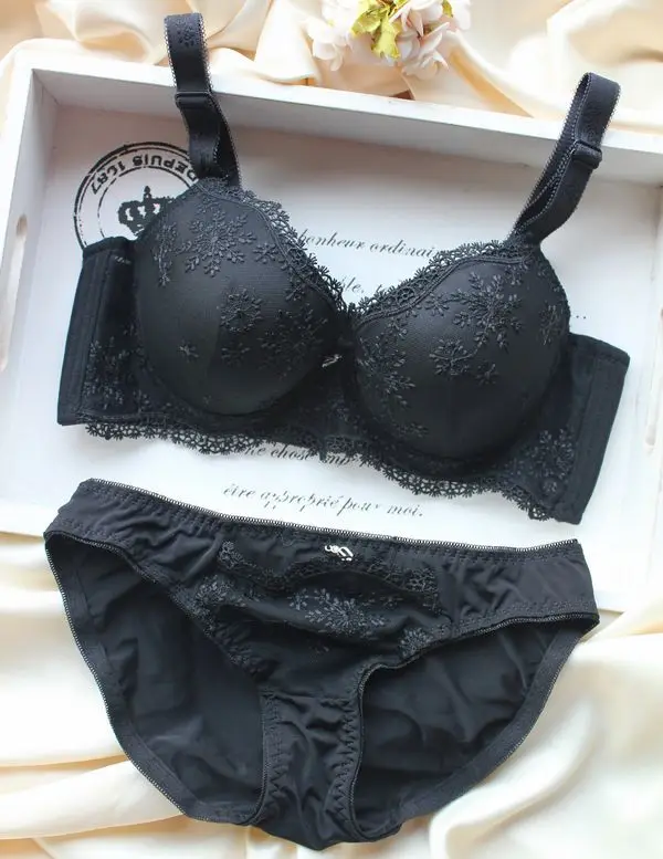 New Black Hot Selling Women Sexy Embroidery Deep V Push Up Bra Set BC