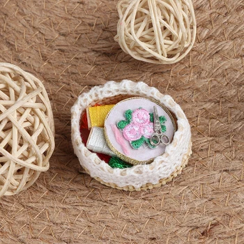 

Mini Embroidery Tools Set Simulation Sewing Scissors Thread Model Toys for Doll House Decor 1/12 Dollhouse Miniature Accessories