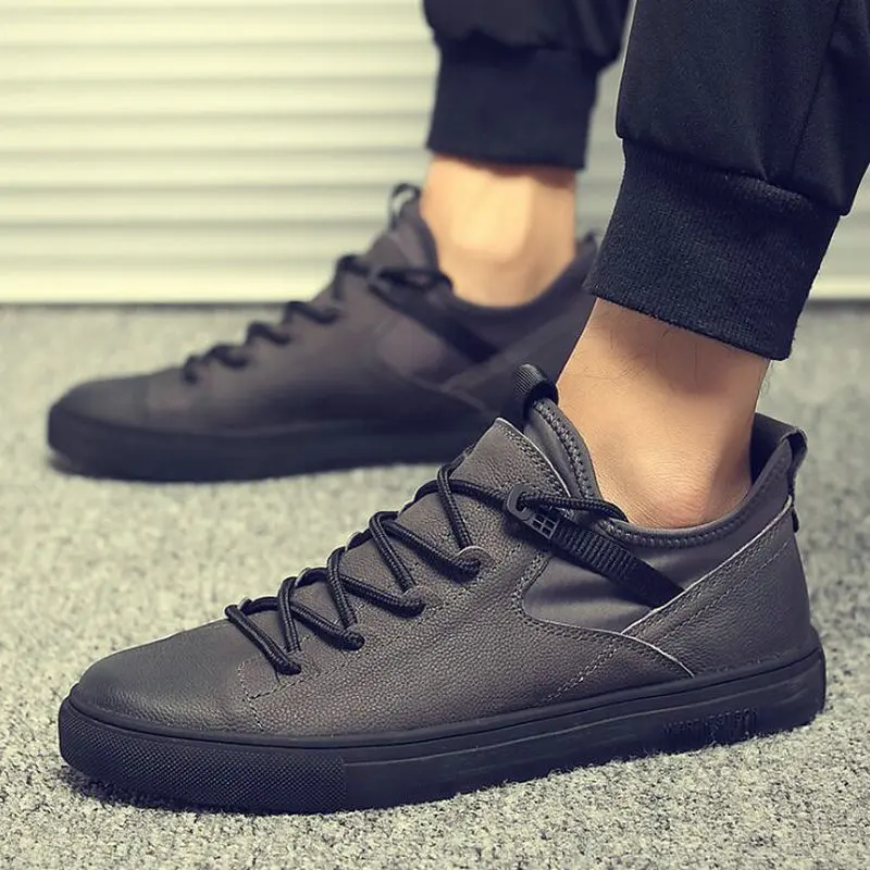 

2019 New Arrival Hot Sale Fashion Male Casual Shoes All Black Men's Leather Casual Sneakers Fashion Black White Flats Shoes