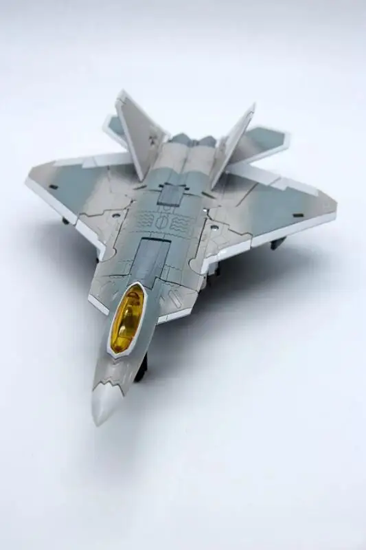 

Robot Toys Transformation SS06 V-Class Movie Classic Series Action Figure In Stock New Arrival